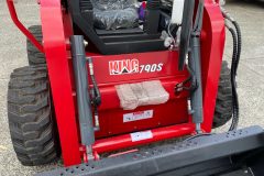 790kg-Skid-Steer-Loader-Enclosed-Cab-1