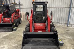 790kg-Skid-Steer-Loader-Enclosed-Cab-4